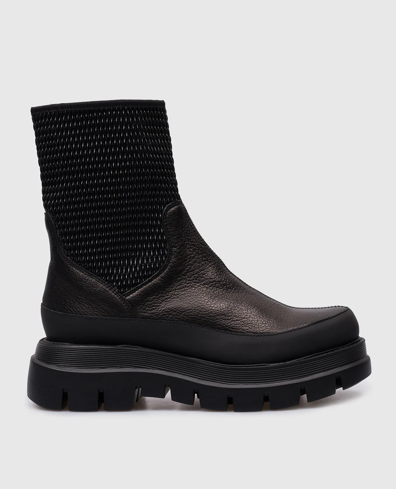 Brunate Black leather boots with a textured insert